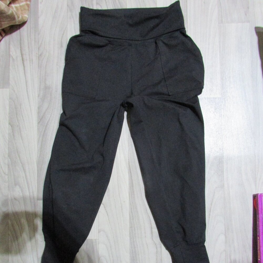 Offline By Aerie High Rise Fold Over Waist Jogger Black Size Small Short Pockets